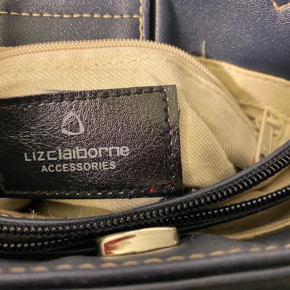Liz Claiborne Navy blue hand bag. Gently used zip and snap closure - Picture 7 of 14
